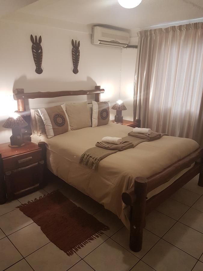 Oppi Rotse Guesthouse St Lucia Exterior photo